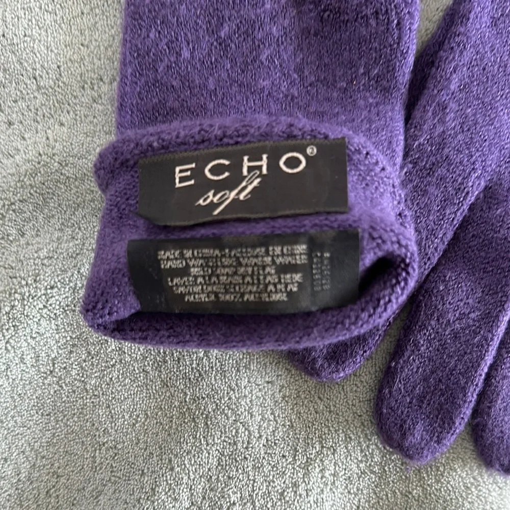 Echo Soft Elegant Purple Knit Gloves